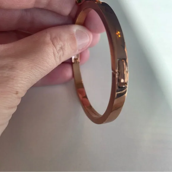 Kate Spade ♠️ Rose Gold Bow Bracelet - Picture 8 of 8